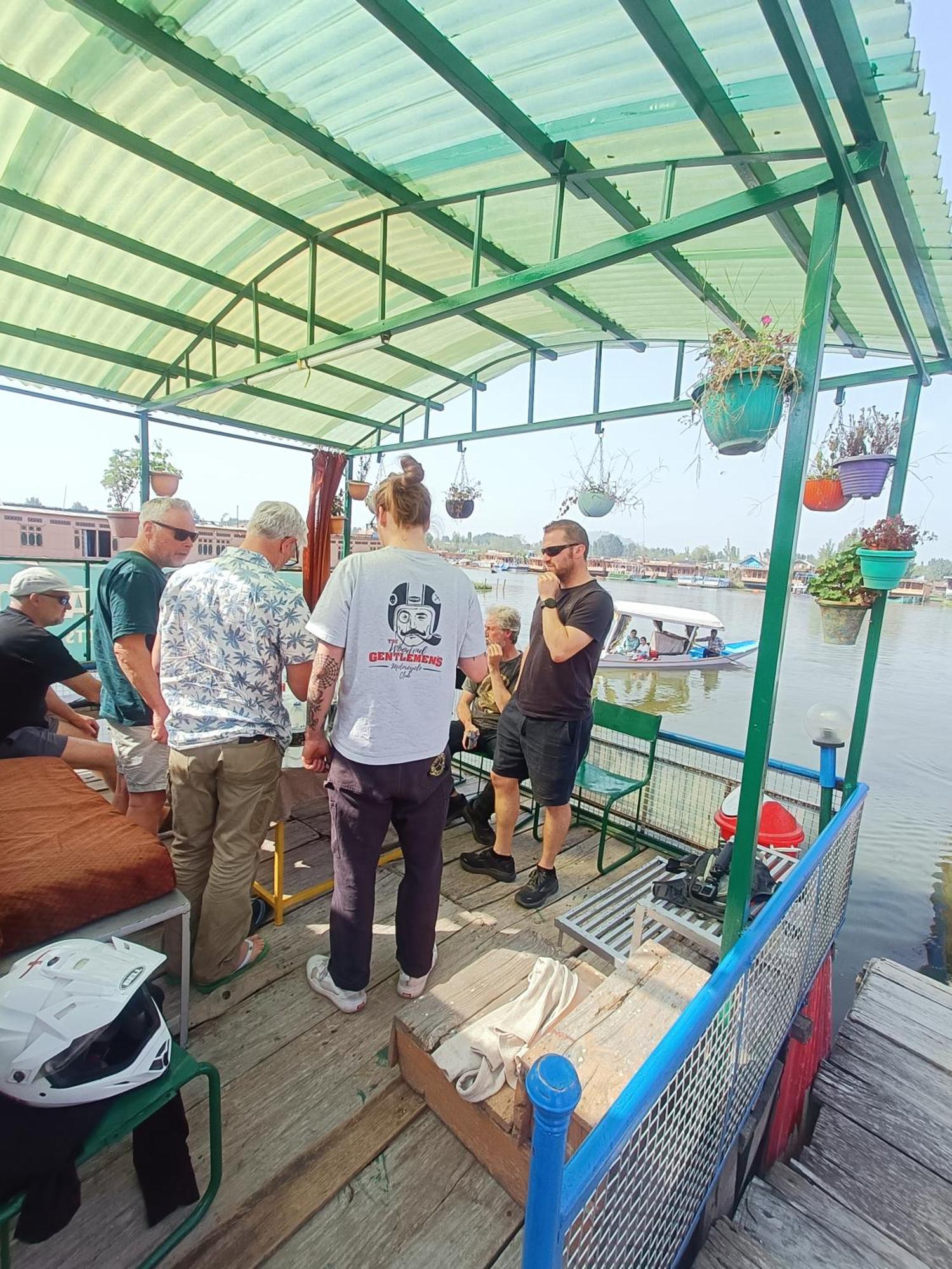 Hotel Lalarukh Group Of Houseboats Srīnagar Zewnętrze zdjęcie