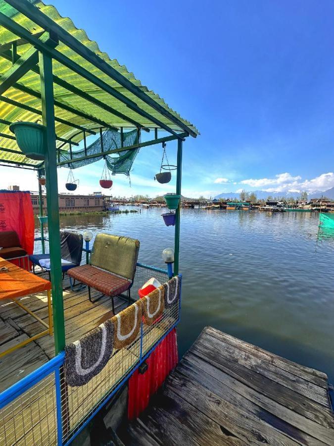 Hotel Lalarukh Group Of Houseboats Srīnagar Zewnętrze zdjęcie